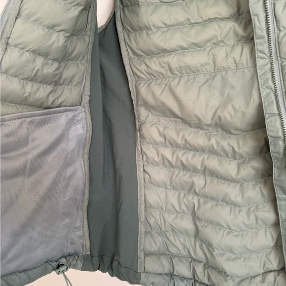 Columbia Women's Puffer Vest - Picture 9 of 11